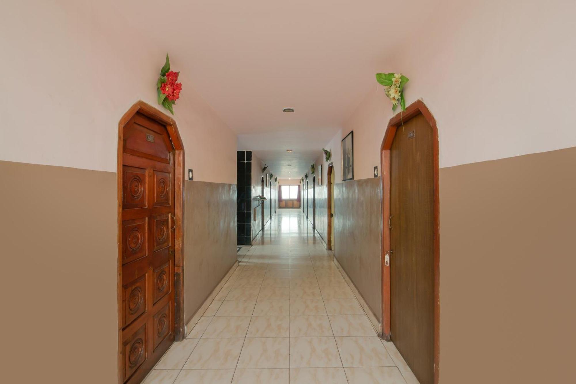 SPOT ON 76144 Hotel Manikanta Residency Visakhapatnam Bagian luar foto