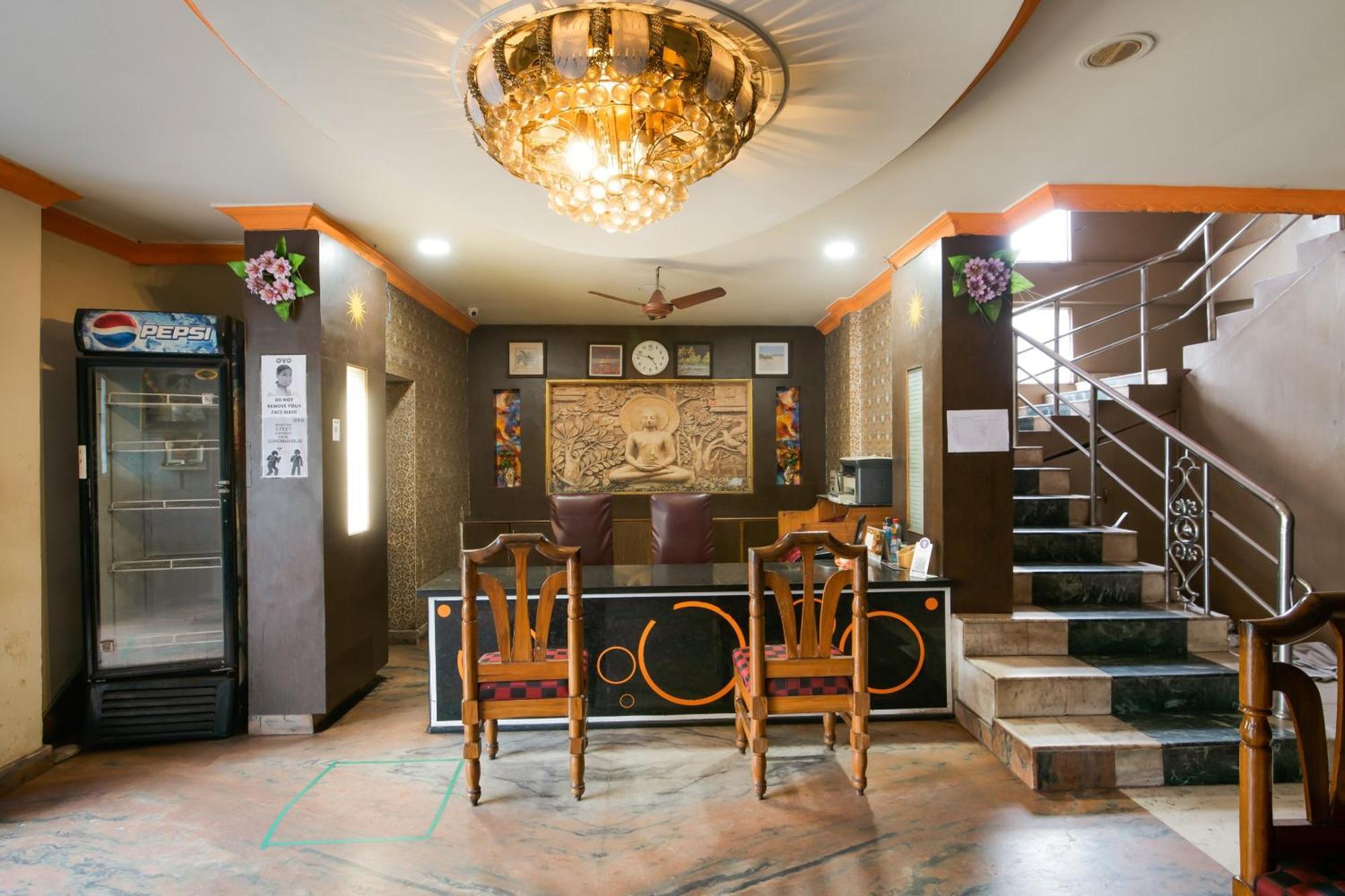 SPOT ON 76144 Hotel Manikanta Residency Visakhapatnam Bagian luar foto