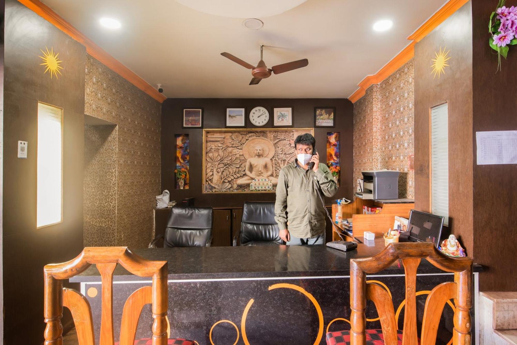 SPOT ON 76144 Hotel Manikanta Residency Visakhapatnam Bagian luar foto